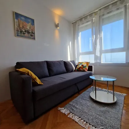 Ivan Apartment *